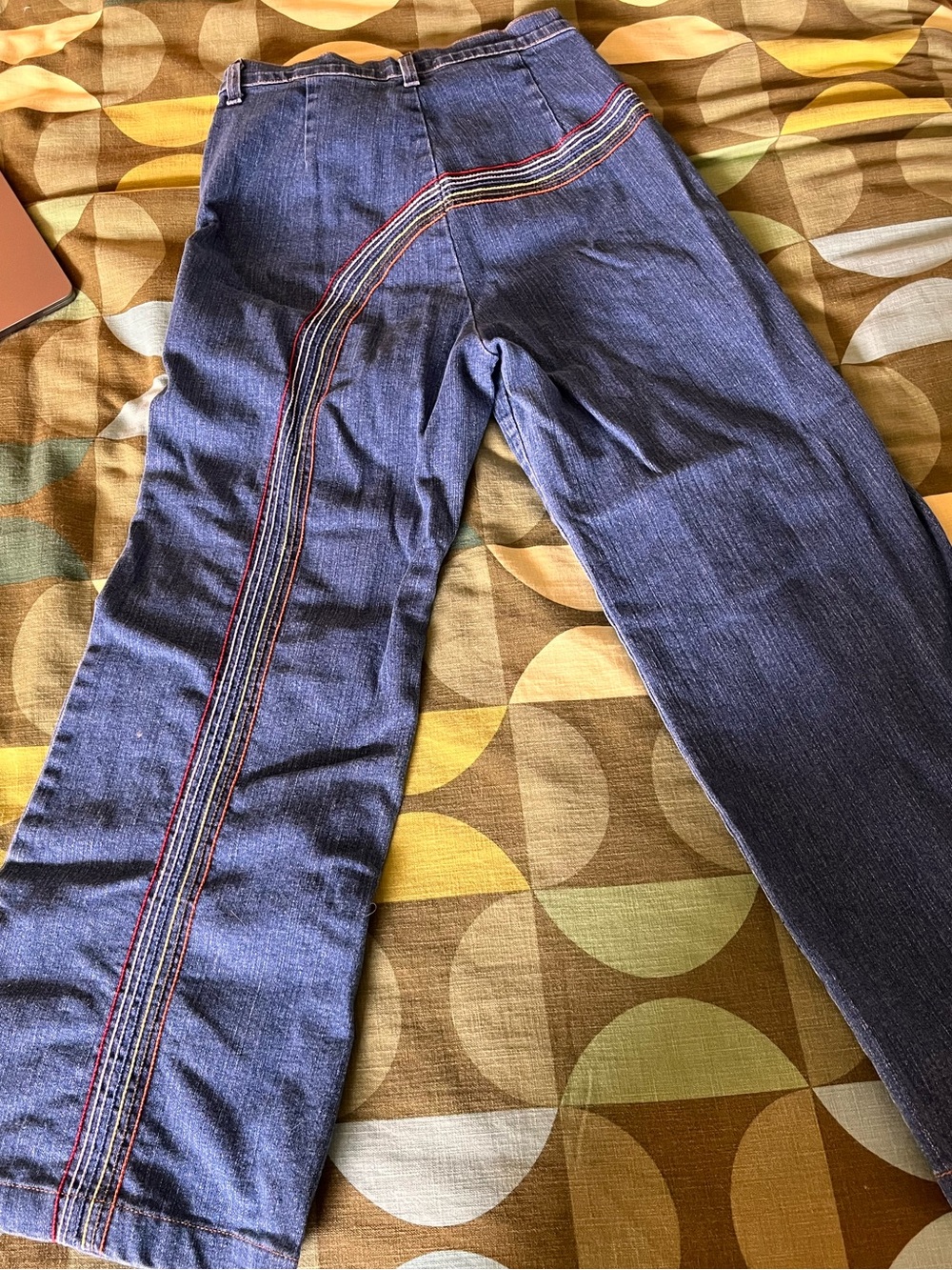 ModCloth Fervour rainbow retro bell-bottom 70s jeans size 29/9 fits 30 6 8 VGUC - Picture 2 of 4